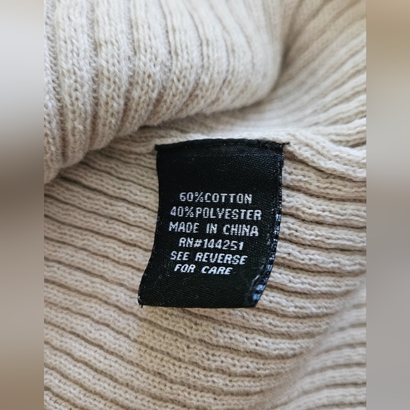 Moon&Madison knit sleeveless button up top/vest in cream tan. Size Medium - Picture 5 of 6